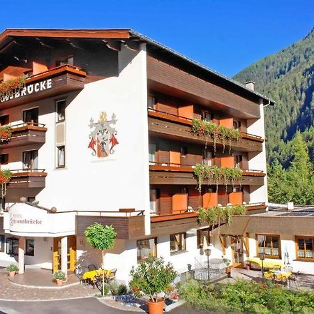 Hotel Kajetansbrücke Pfunds Exteriör bild